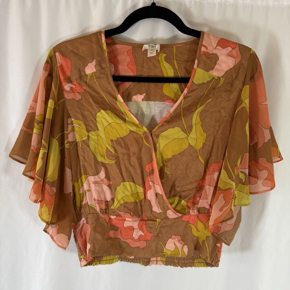 Tiny Blouse Women's Medium Brown Floral Short Sleeve Flutter Vneck Cropped